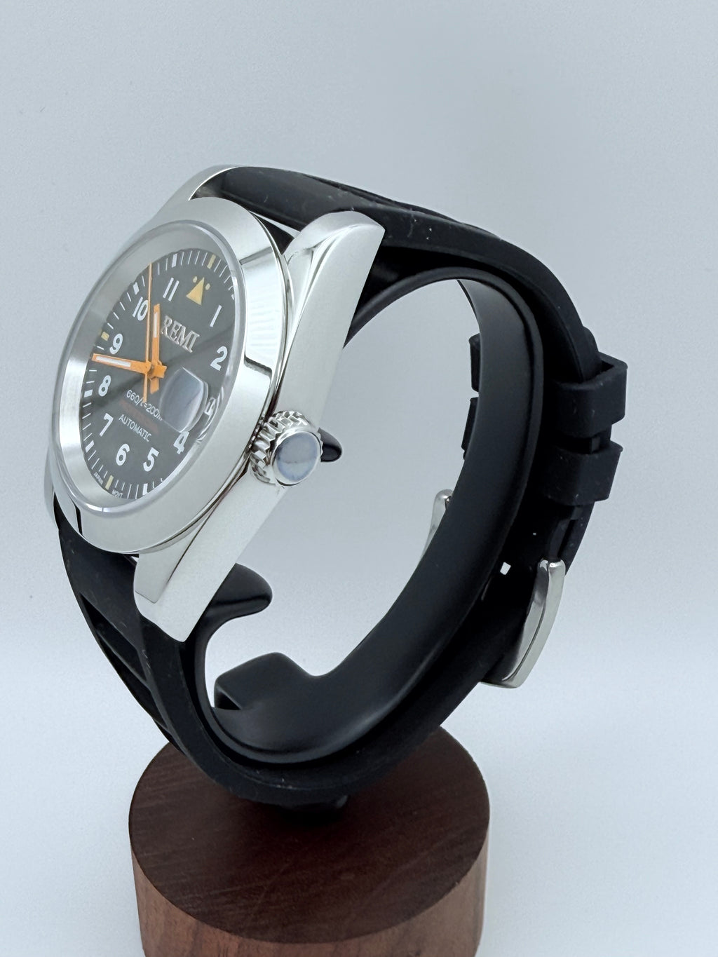 Trekker Field - Automatic Black