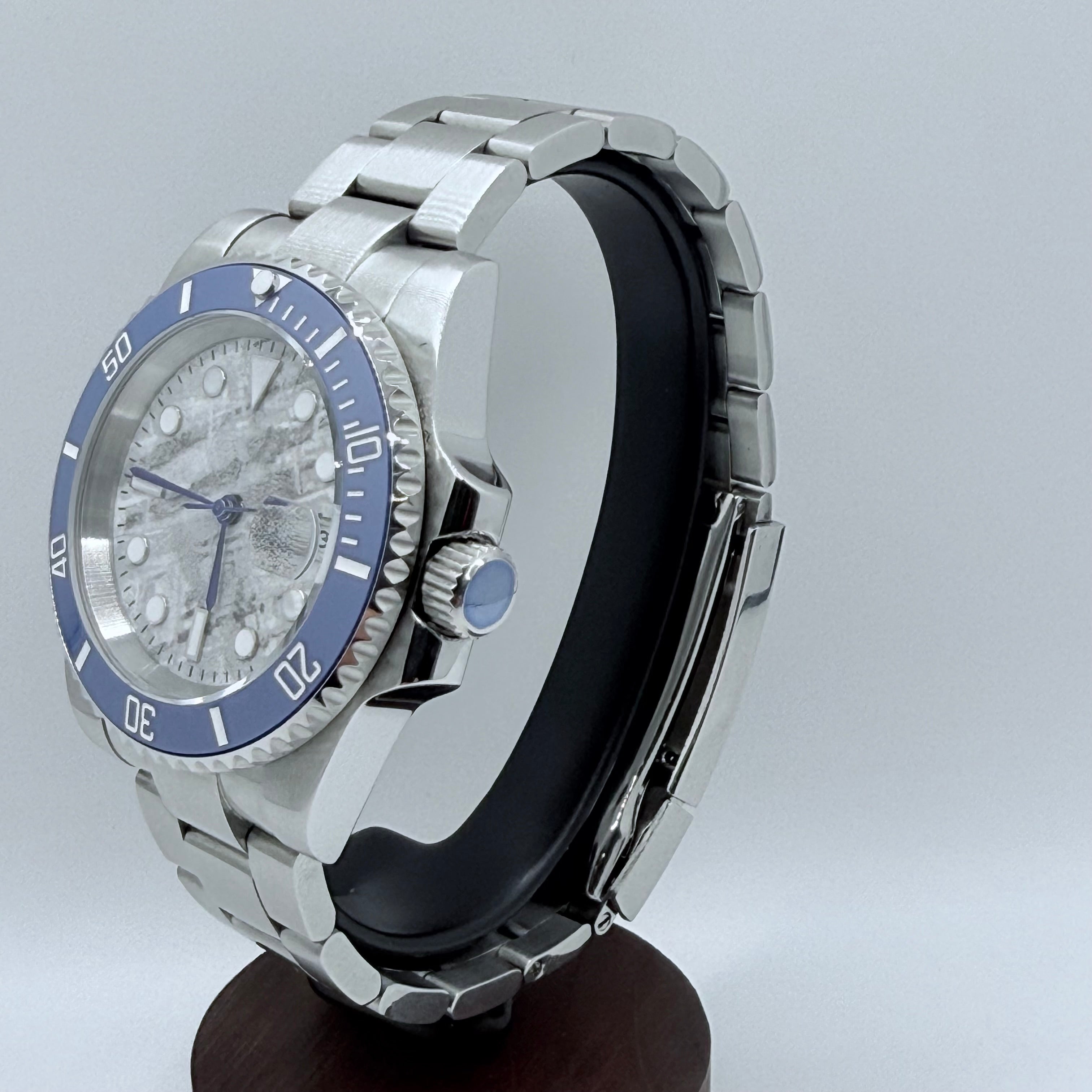 Atlantis - Dive - Meteorite / Blue - SS