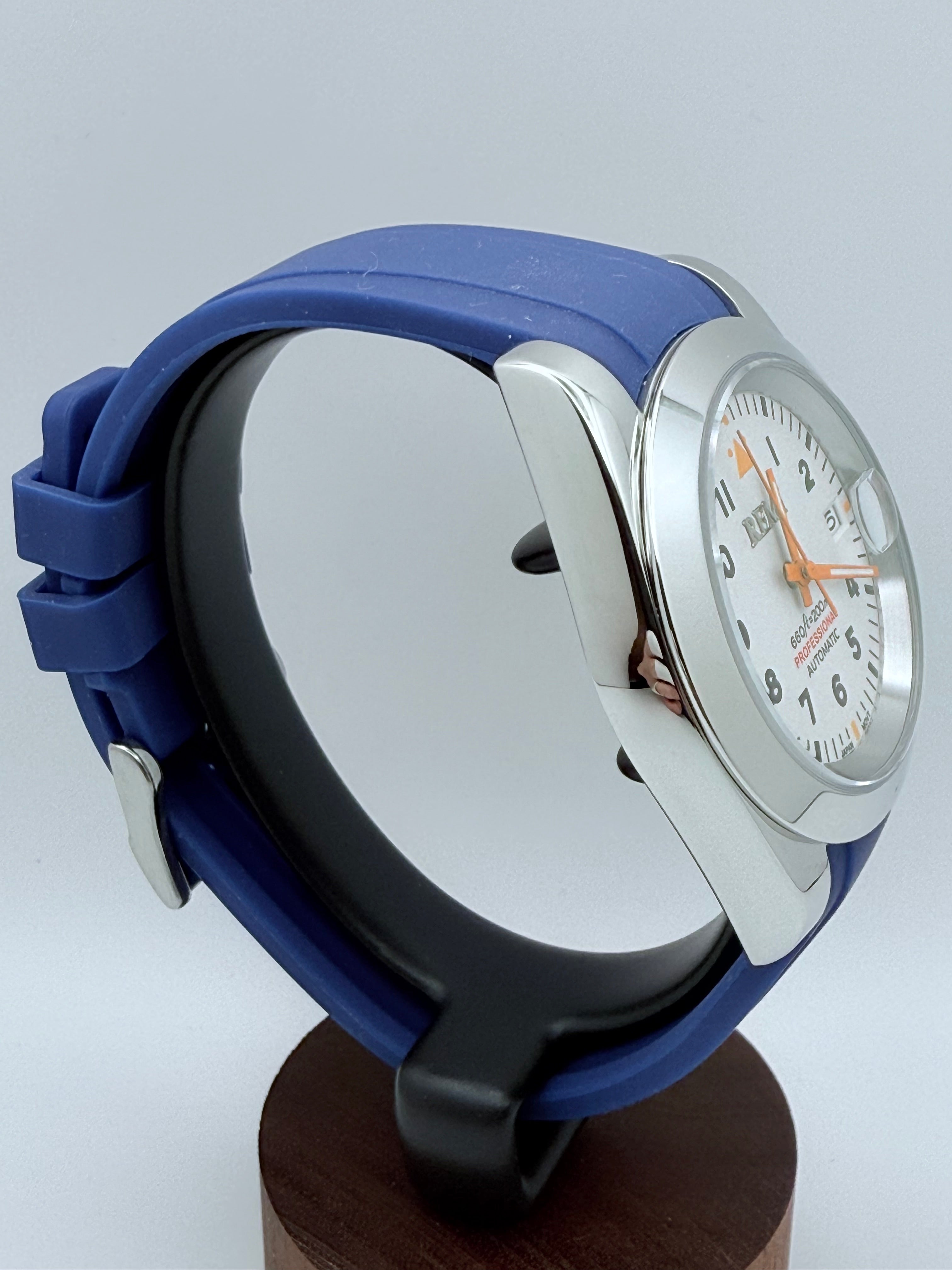 Trekker Field - Automatic White