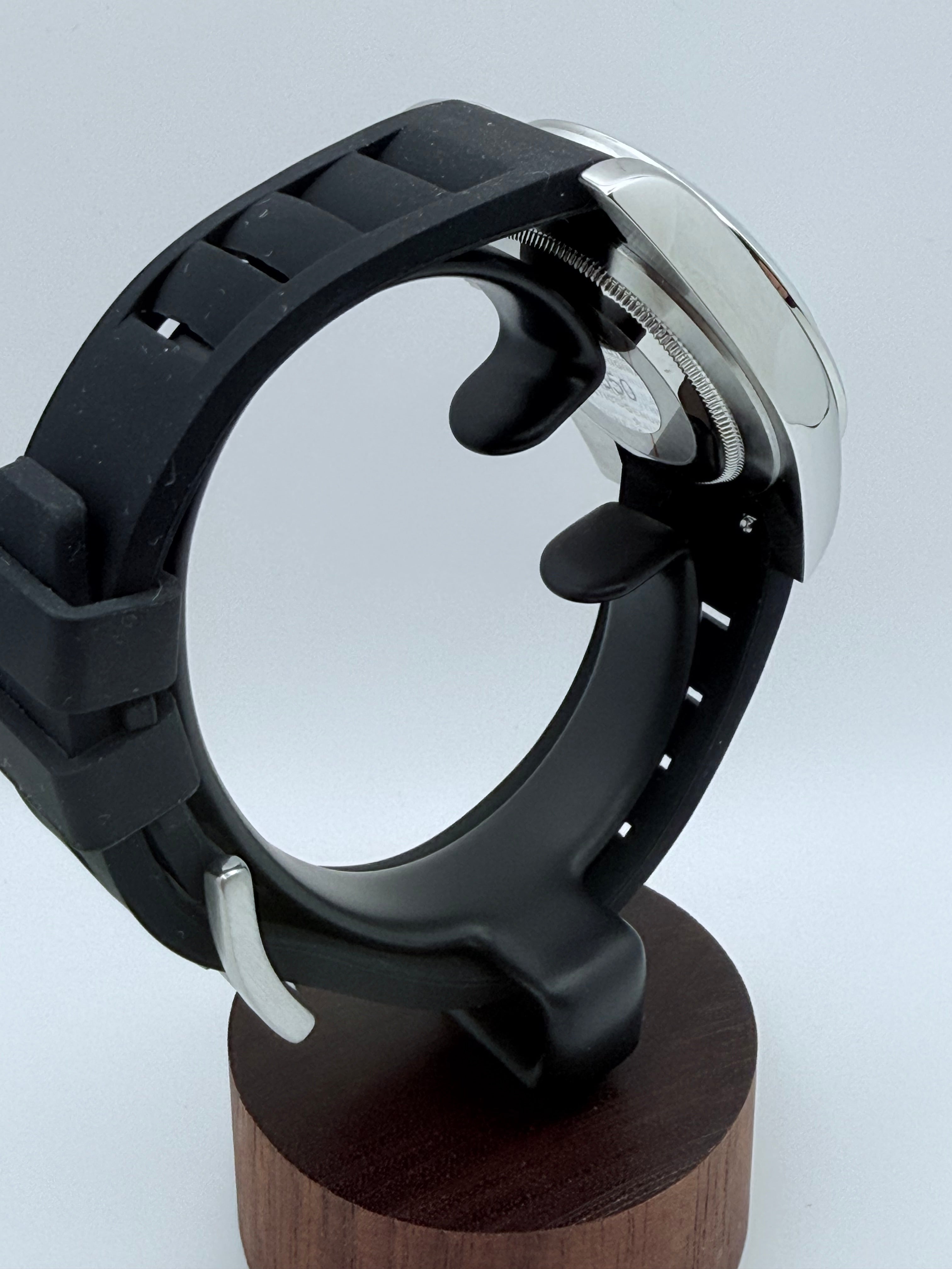 Trekker Field - Quartz