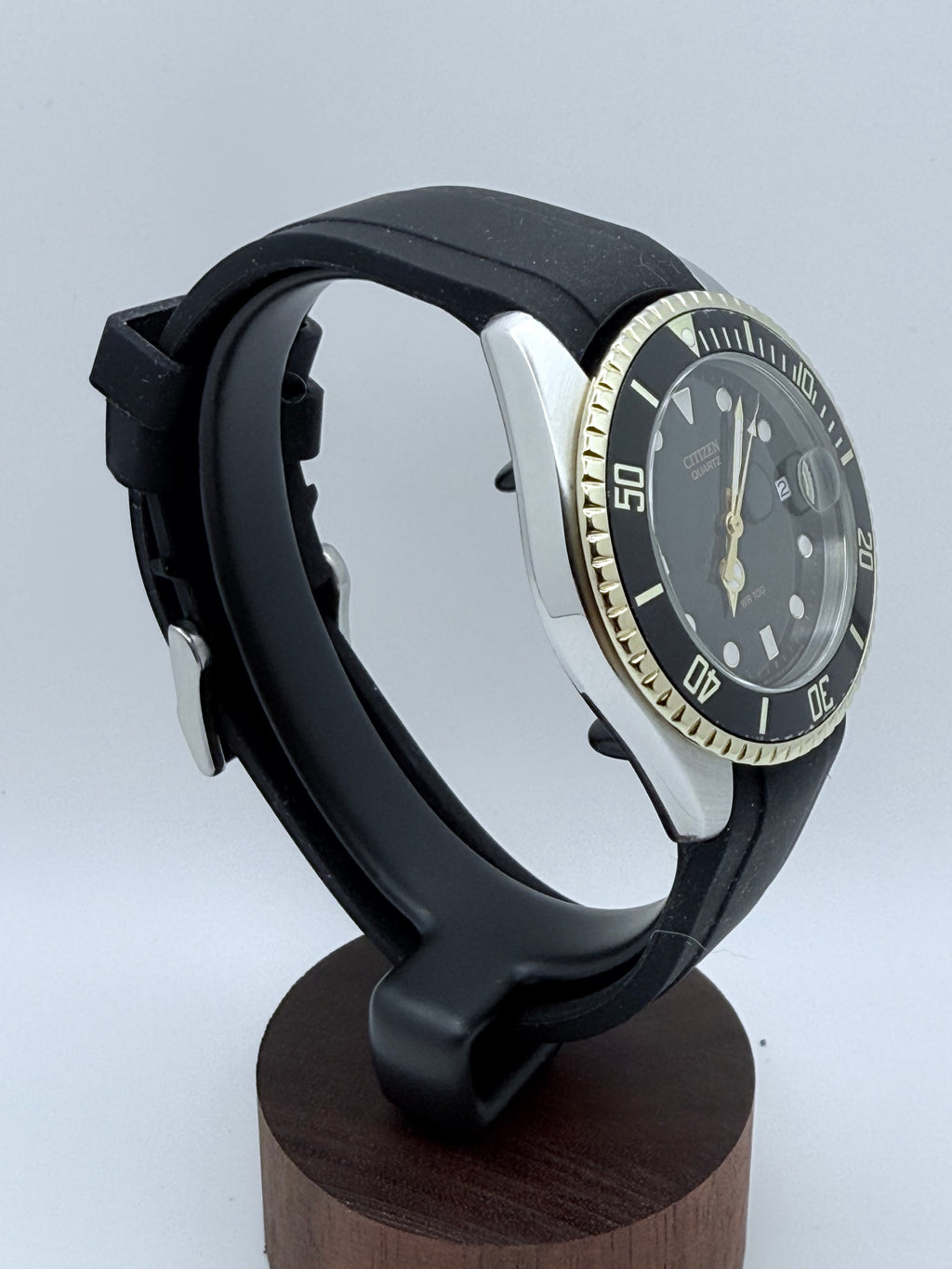 Citizen Dive Watch - Dive - Black - Gold/SS - Preowned