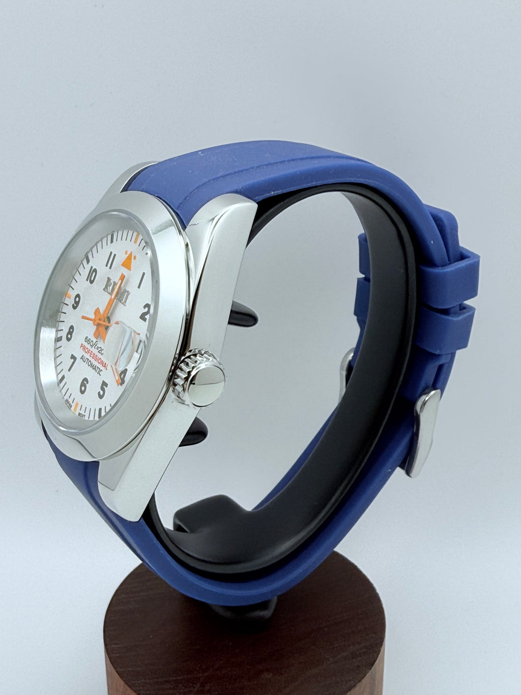 Trekker Field - Automatic White