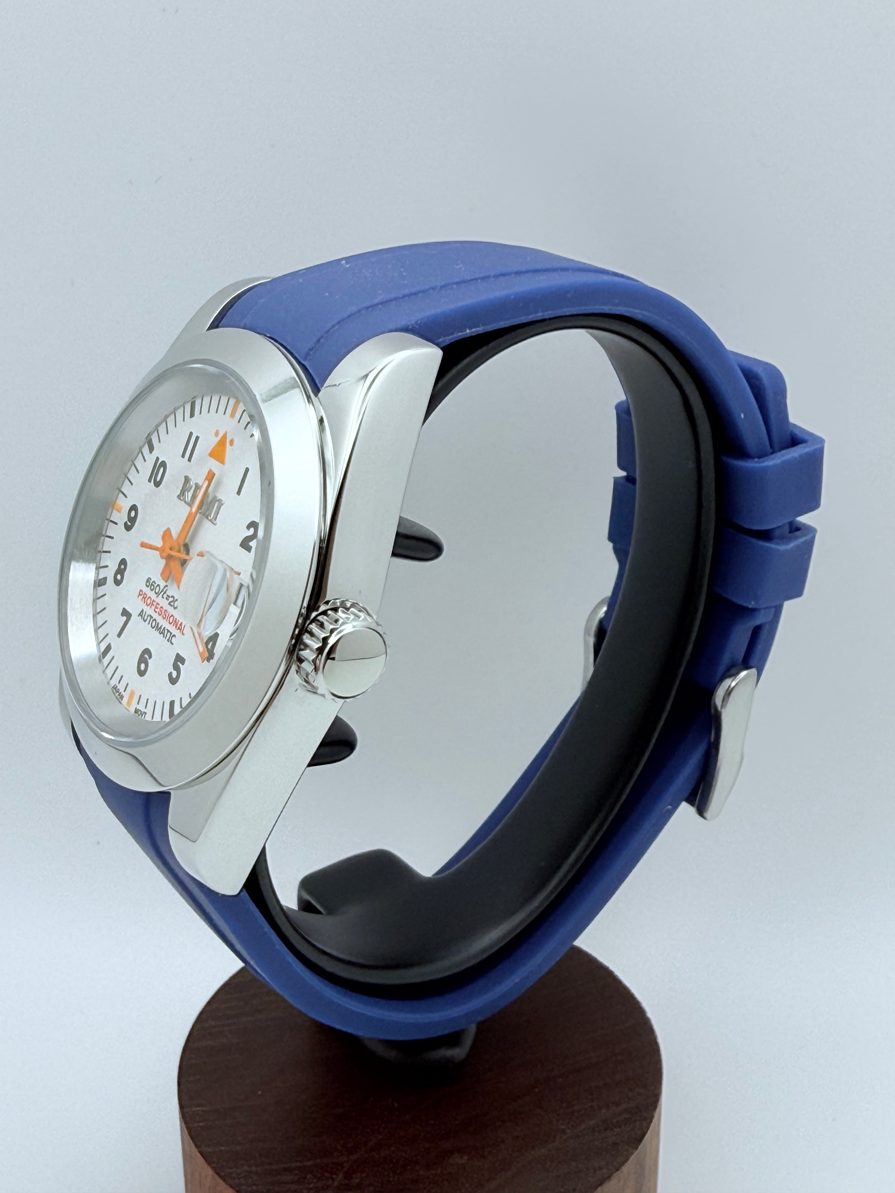 Trekker Field - Automatic White