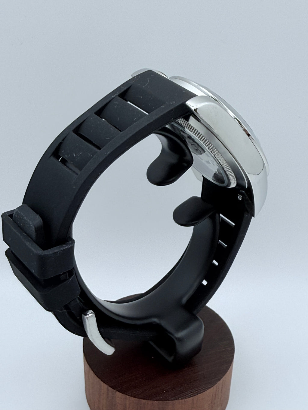 Trekker Field - Automatic Black